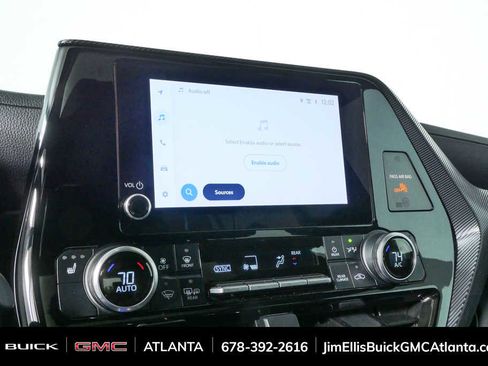 Used 2024 Toyota Highlander XSE FWD image 13