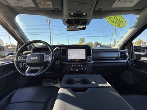 Used 2023 Ford F250 Lariat w/ Sport Appearance Package image 17