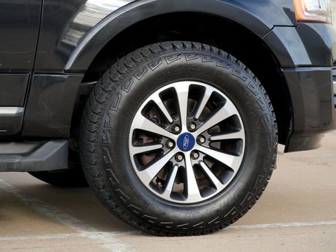 Used 2015 Ford Expedition XLT RWD image 31