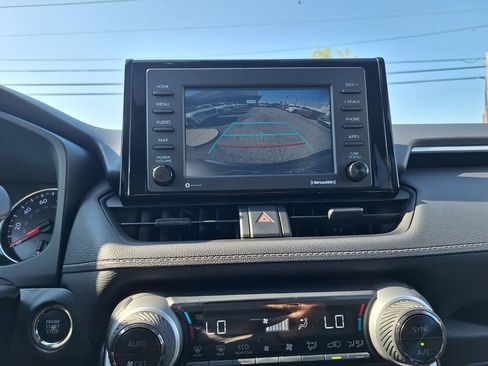 Used 2022 Toyota RAV4 XLE w/ Convenience Package FWD image 15