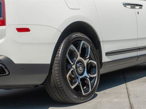 Used 2024 Rolls-Royce Cullinan Black Badge image 54