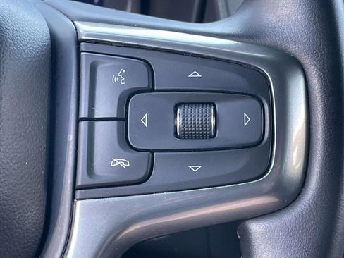 Used 2024 Chevrolet Suburban LT RWD image 28