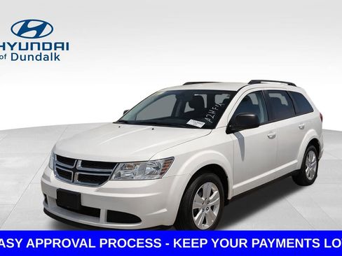 Used 2019 Dodge Journey SE FWD image 1