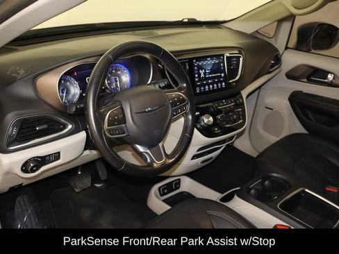 Used 2019 Chrysler Pacifica Touring-L Plus w/ Advanced Safetytec Group FWD image 27