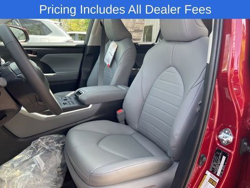 New 2026 Toyota Highlander XLE AWD/4WD image 3
