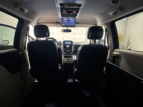 Used 2016 Chrysler Town & Country Touring w/ Driver Convenience Group FWD image 46