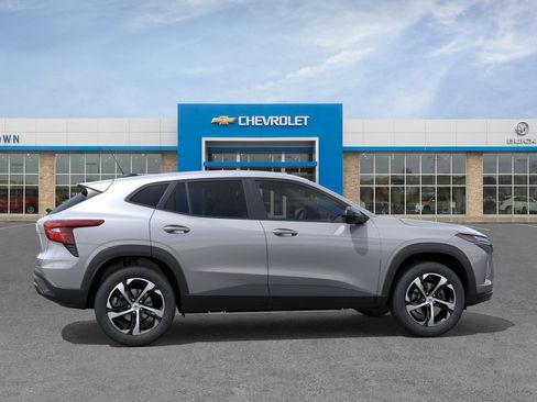 New 2026 Chevrolet Trax RS w/ Driver Confidence Package FWD image 5