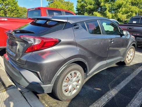 Used 2021 Toyota C-HR LE FWD image 3