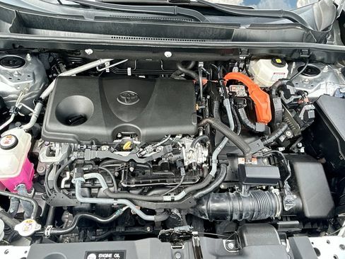 Used 2022 Toyota RAV4 XLE Premium AWD/4WD image 11
