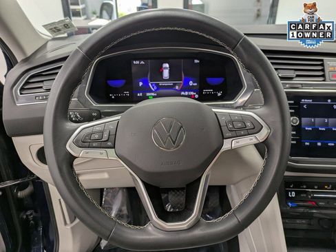 Used 2022 Volkswagen Tiguan SE w/ Panoramic Sunroof Package AWD/4WD image 21