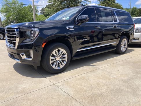 Used 2021 GMC Yukon XL SLT w/ SLT Premium Package RWD image 1