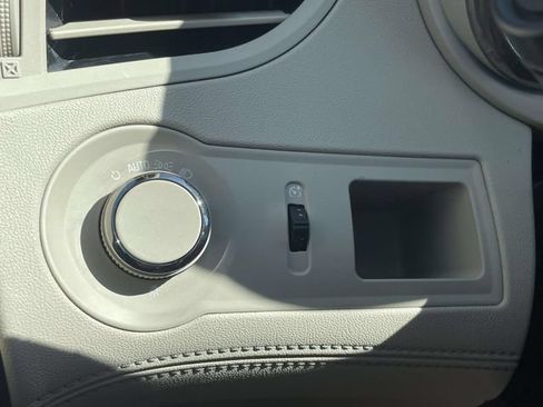 Used 2014 Buick LaCrosse Leather FWD image 25