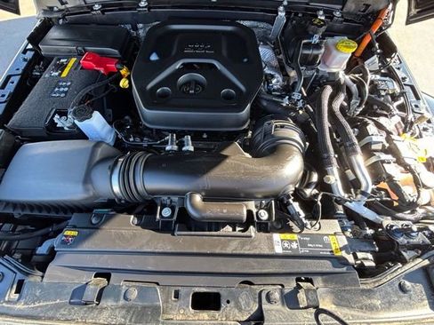 Used 2024 Jeep Wrangler Unlimited Sahara w/ Technology Group image 31