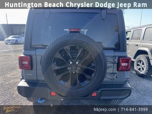 Used 2023 Jeep Wrangler Unlimited Sahara w/ Cold Weather Group image 6