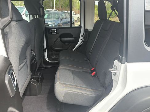 Used 2025 Jeep Wrangler Unlimited Sport AWD/4WD image 25