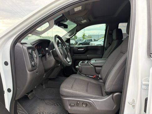 Used 2025 Chevrolet Silverado 1500 Custom Trail Boss w/ Turbomax Blackout Package AWD/4WD image 35