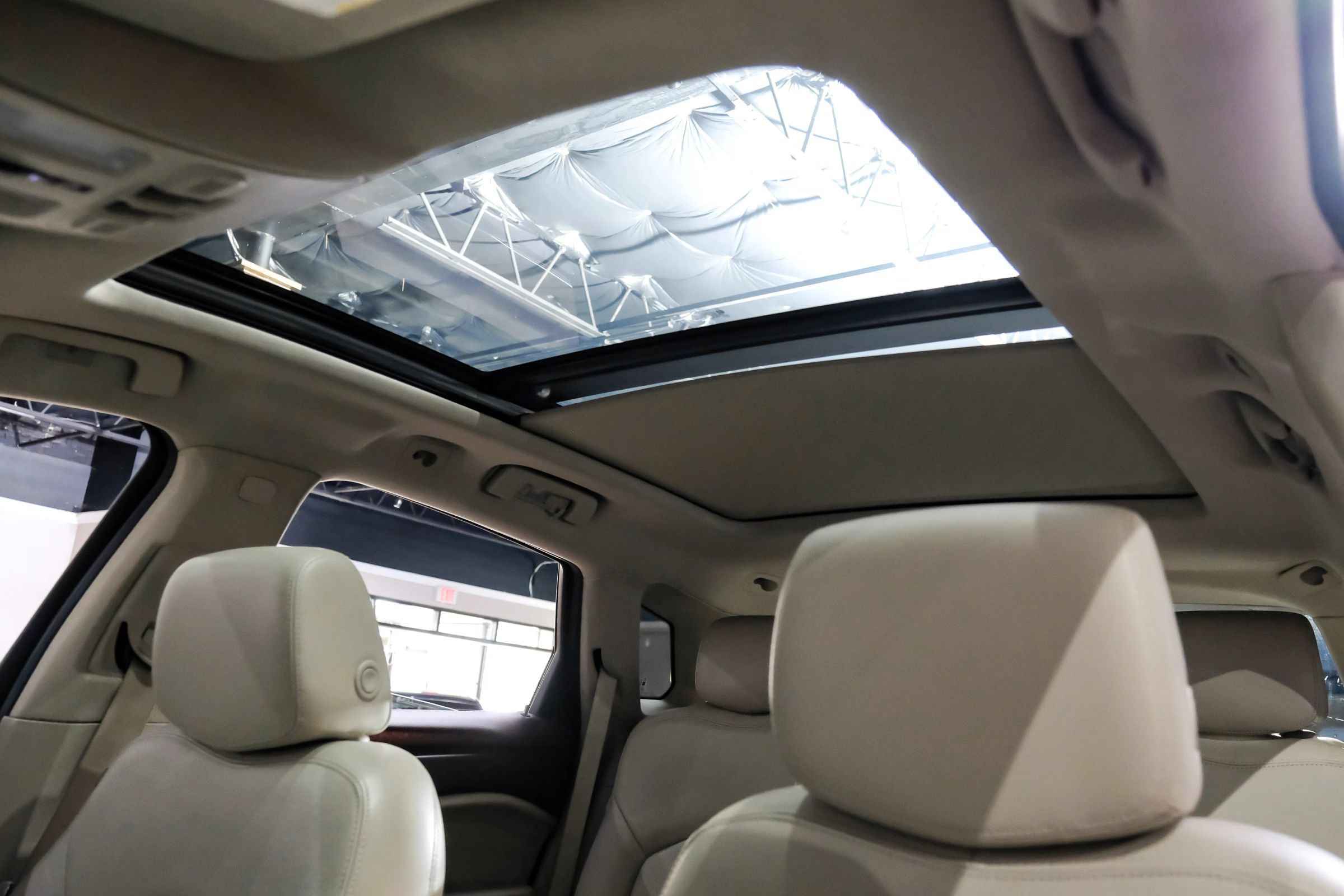 Used 2016 Cadillac SRX Luxury FWD image 5