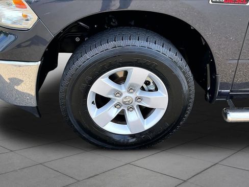 Used 2019 RAM 1500 Tradesman w/ Chrome Appearance Group RWD image 10