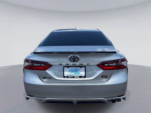 Used 2022 Toyota Camry SE FWD image 5