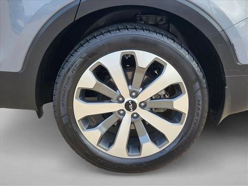 Used 2022 Kia Telluride S FWD image 25
