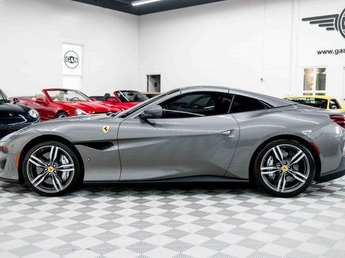 Used 2020 Ferrari Portofino RWD image 11