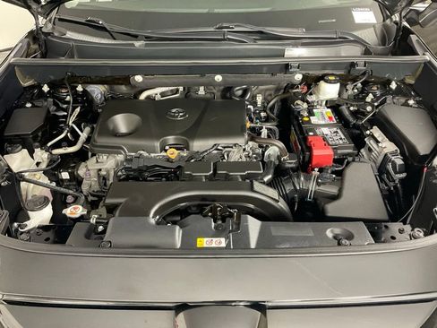 Used 2020 Toyota RAV4 XLE FWD image 9