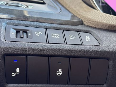 Used 2017 Hyundai Santa Fe Sport image 8