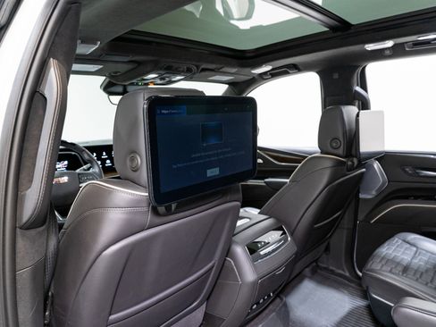 Used 2023 Cadillac Escalade Sport Platinum w/ LPO, ONYX Package image 39