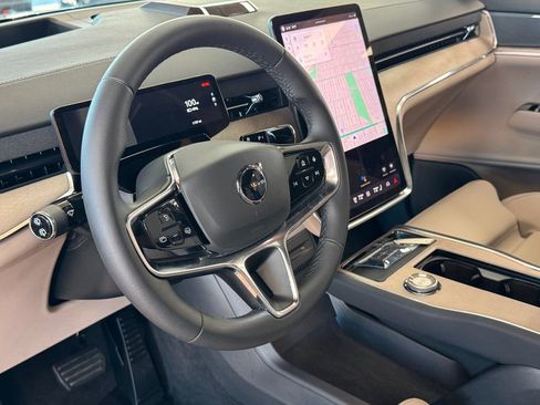 Used 2025 Volvo EX90 Plus image 27