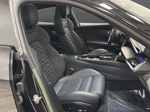 Used 2023 Audi e-tron GT Premium Plus w/ Performance Package image 31