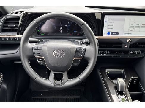 Used 2025 Toyota Crown Signia image 16