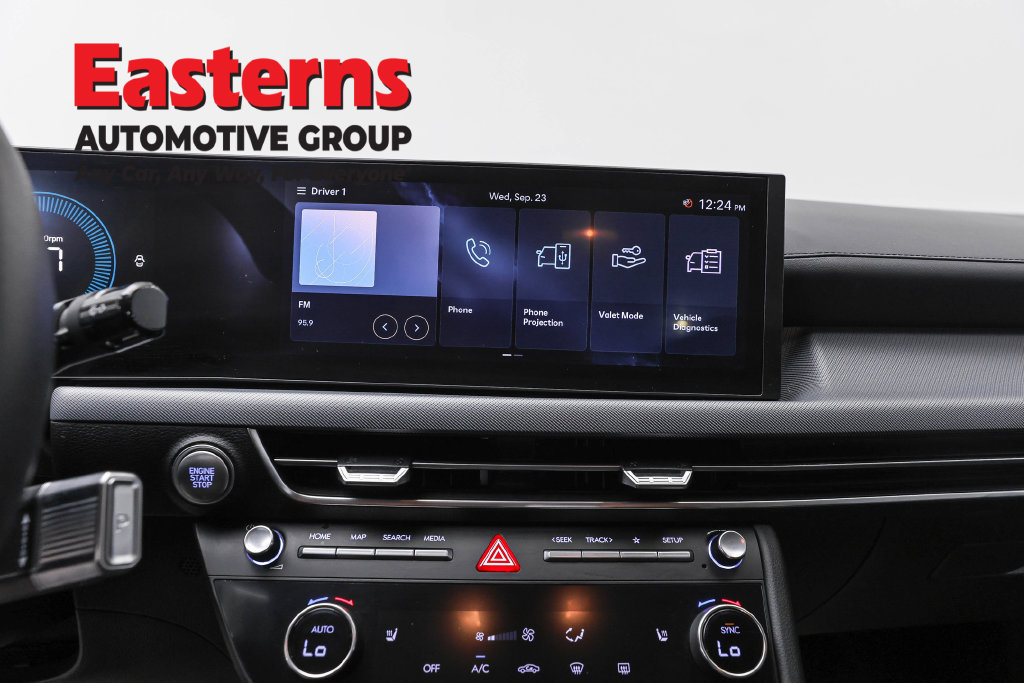 Used 2025 Hyundai Sonata SEL FWD image 13