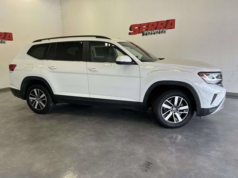 Used 2022 Volkswagen Atlas SE FWD image 2