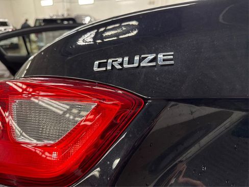 Used 2019 Chevrolet Cruze LS image 14