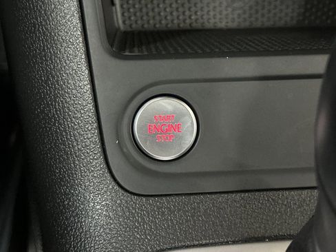 Used 2017 Volkswagen Tiguan S image 25