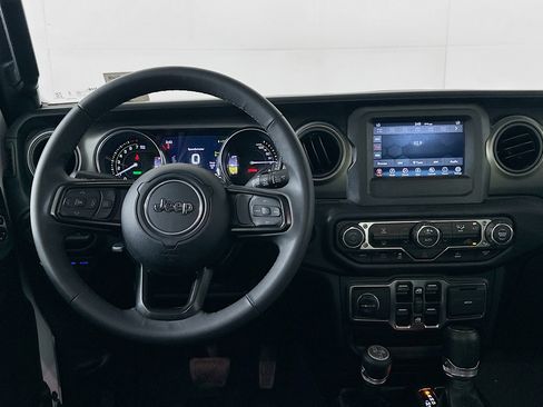 Used 2023 Jeep Wrangler Unlimited AWD/4WD image 17