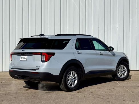 New 2026 Ford Explorer Active image 5