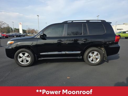 Used 2014 Toyota Land Cruiser image 3