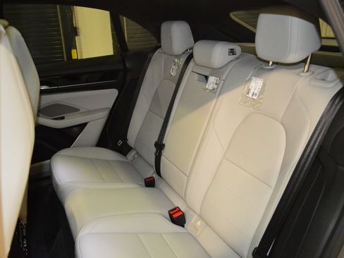 New 2026 Porsche Macan 4 Electric AWD/4WD image 37