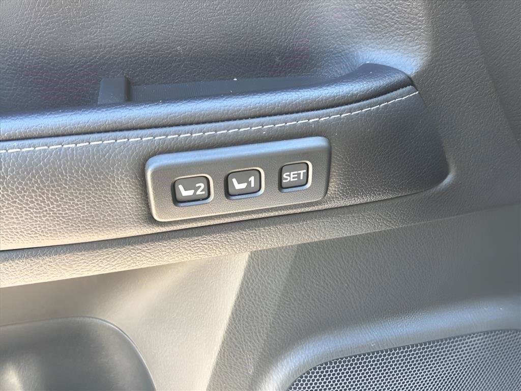 Used 2022 Toyota 4Runner Limited AWD/4WD image 22