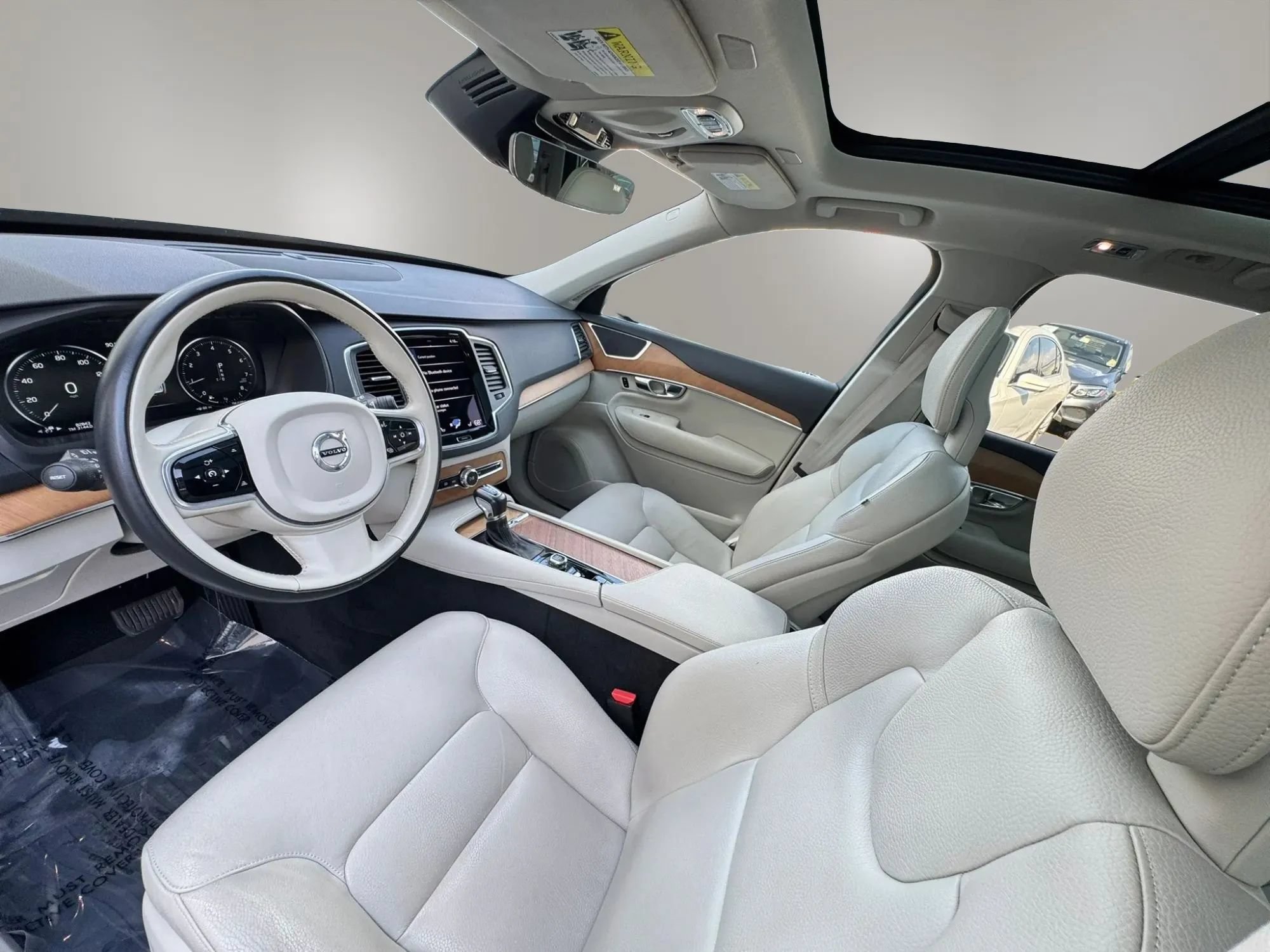 Used 2021 Volvo XC90 T6 Momentum w/ Protection Package Premier AWD/4WD image 12