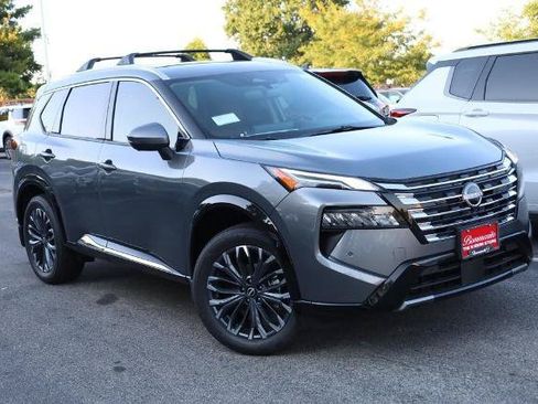 New 2026 Nissan Rogue Platinum AWD/4WD image 2