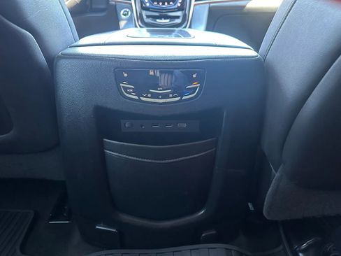 Used 2017 Cadillac Escalade Luxury AWD/4WD image 15
