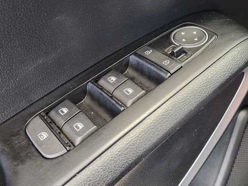 Used 2024 Kia Soul LX w/ Option Group 015 FWD image 21