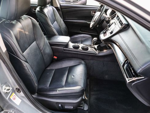 Certified 2018 Toyota Avalon XLE image 6