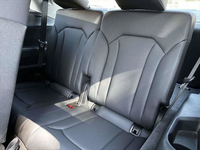 Used 2023 Audi Q7 3.0T Premium w/ Convenience Package AWD/4WD image 17