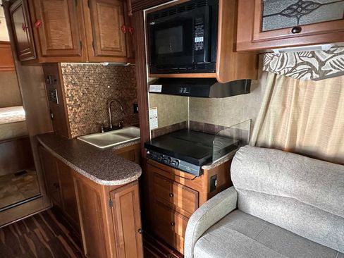 Used 2014 Chevrolet Express 4500 w/ RV Package image 18