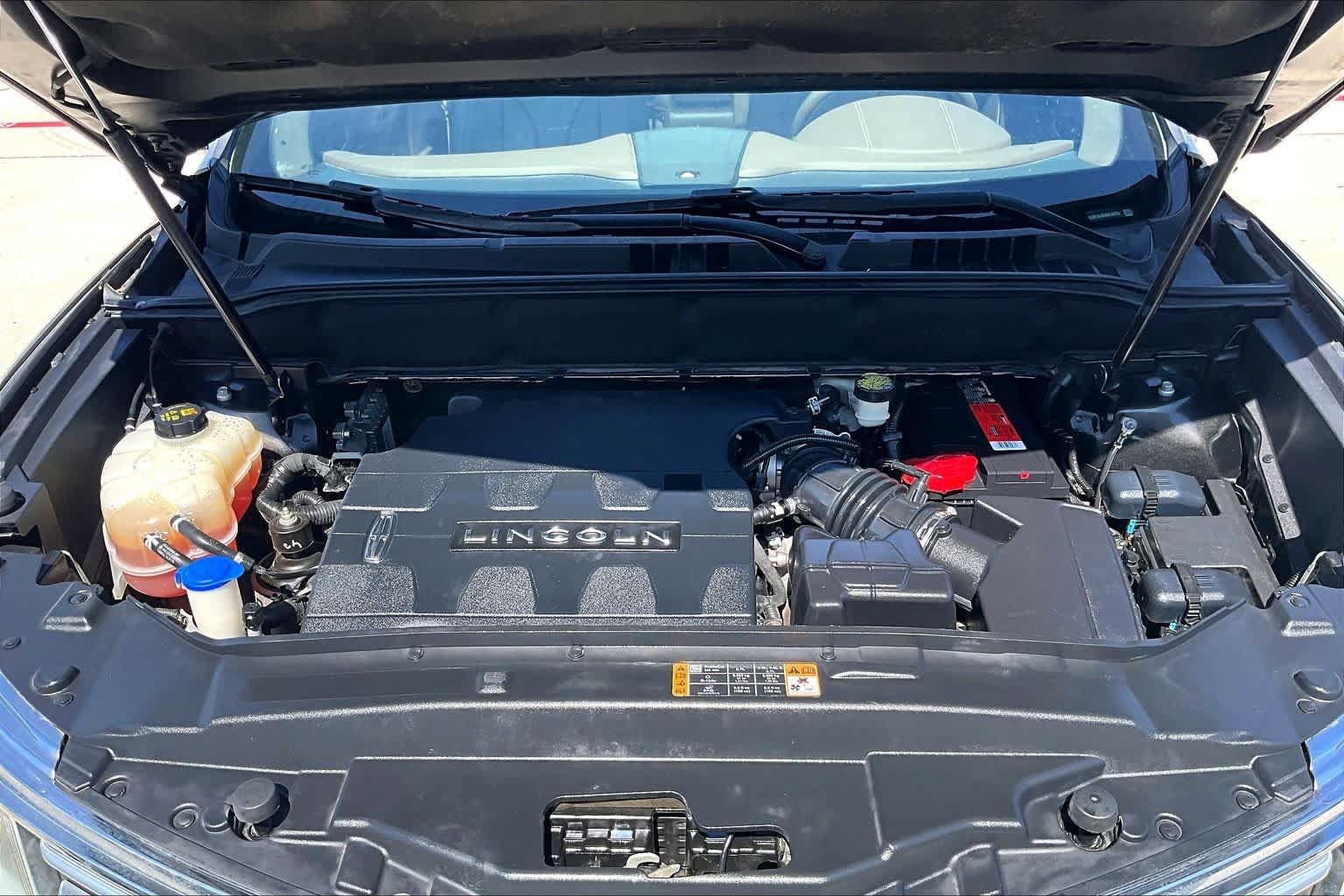 Used 2016 Lincoln MKX Reserve w/ Technology Package FWD image 28