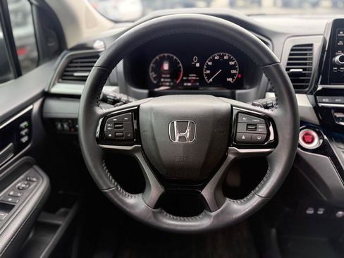 Used 2025 Honda Odyssey Touring image 12