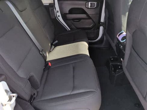 Used 2022 Jeep Wrangler Unlimited Sahara w/ Cold Weather Group image 20